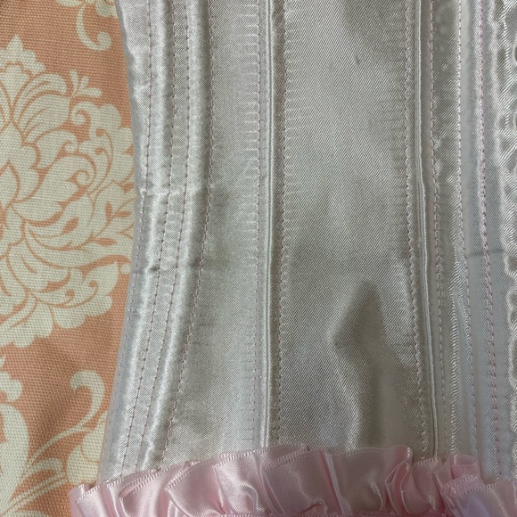 Women size M pink and white camisole - Picture 4 of 8